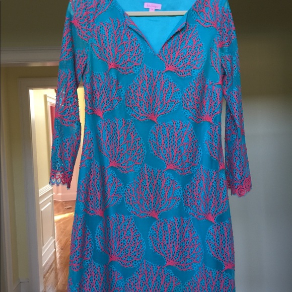 Lilly Pulitzer Dresses & Skirts - LILLY PULITZER BLUE & CORAL LACE DRESS EUC